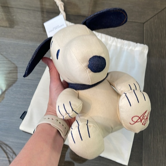 Snoopy Limited-Edition Plush Toy NWT & Dust Bag - Picture 12 of 14